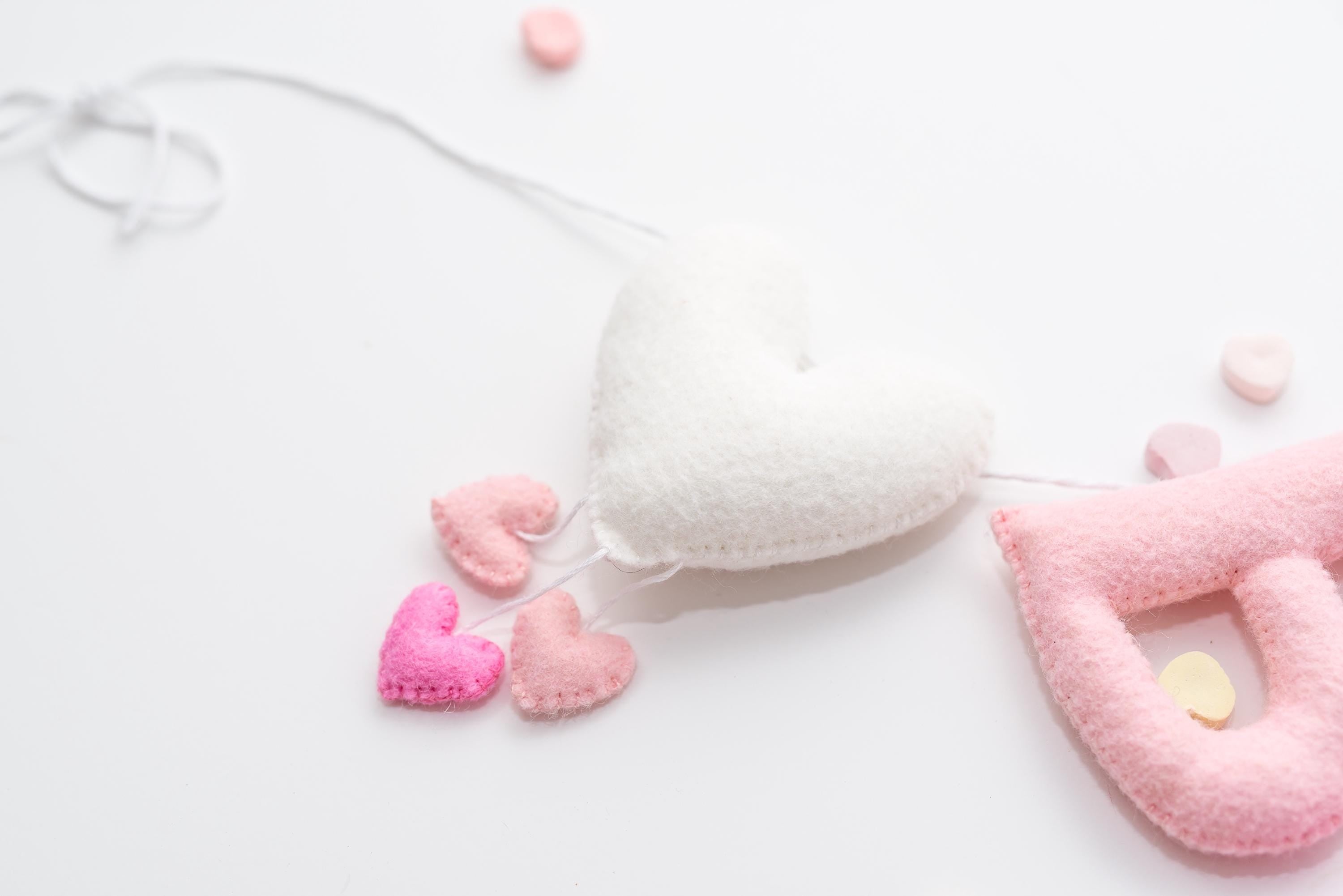 Pink Felt Be Mine Garland: Valentine Fireplace Mantel Decor