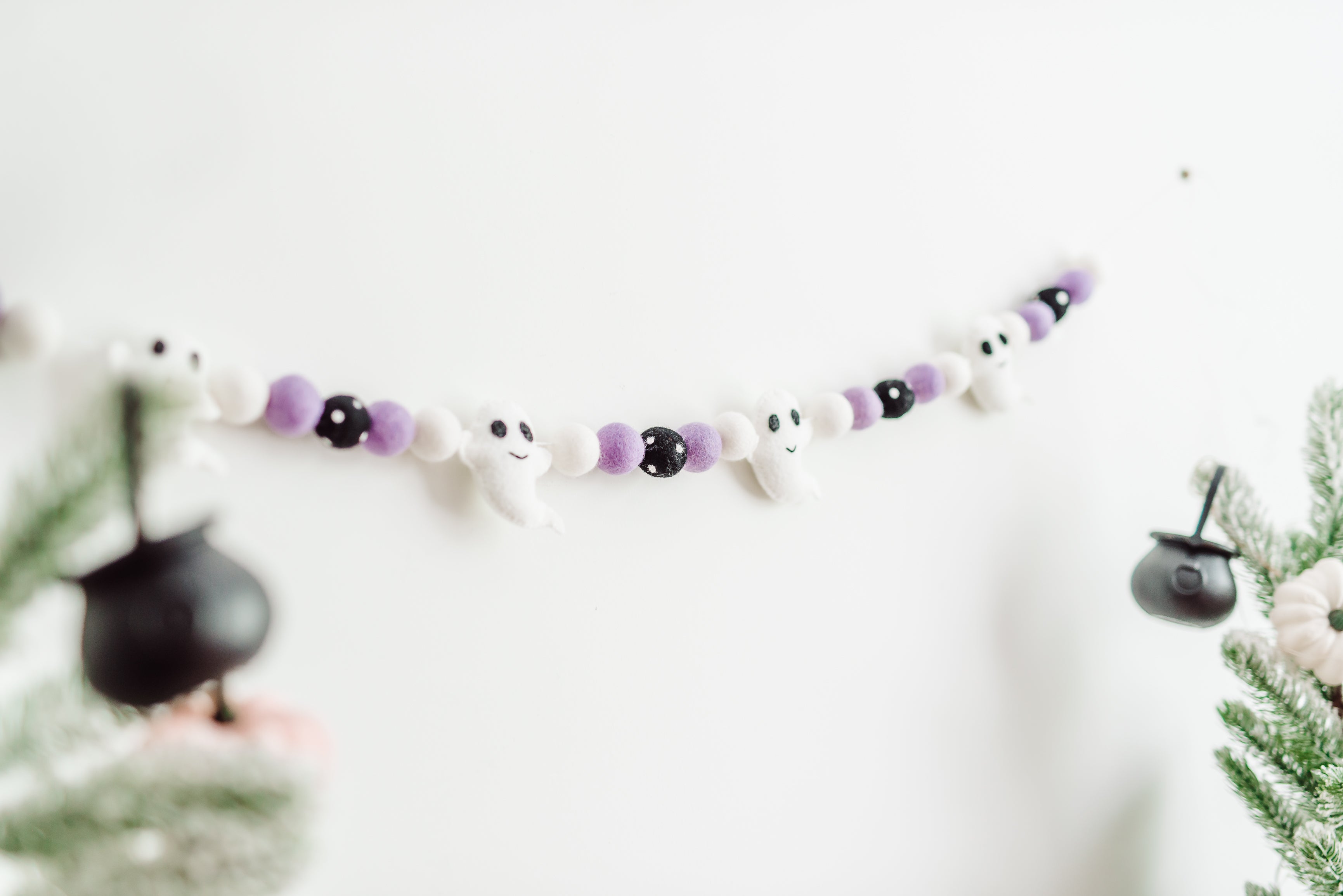 Soft Spooky Ghost Felt Halloween Garland