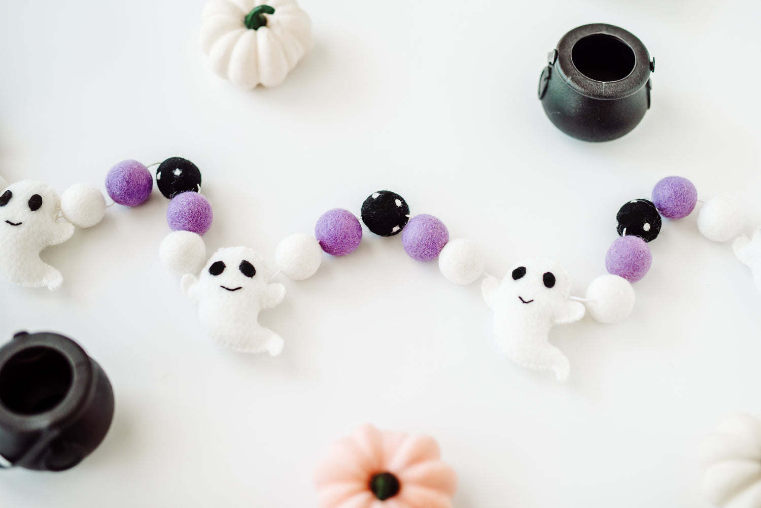 Soft Spooky Ghost Felt Halloween Garland