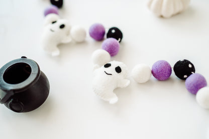 Soft Spooky Ghost Felt Halloween Garland