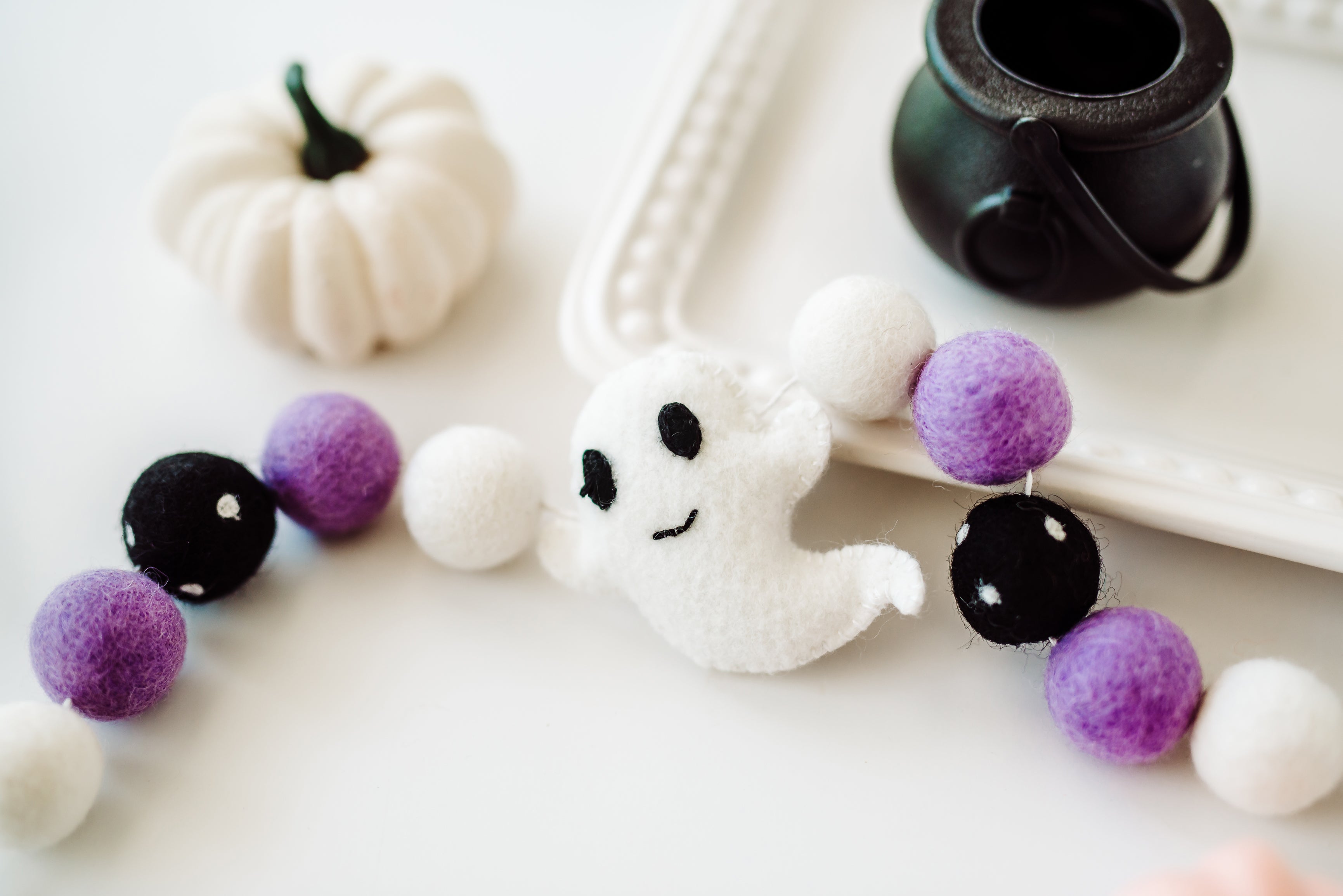 Soft Spooky Ghost Felt Halloween Garland