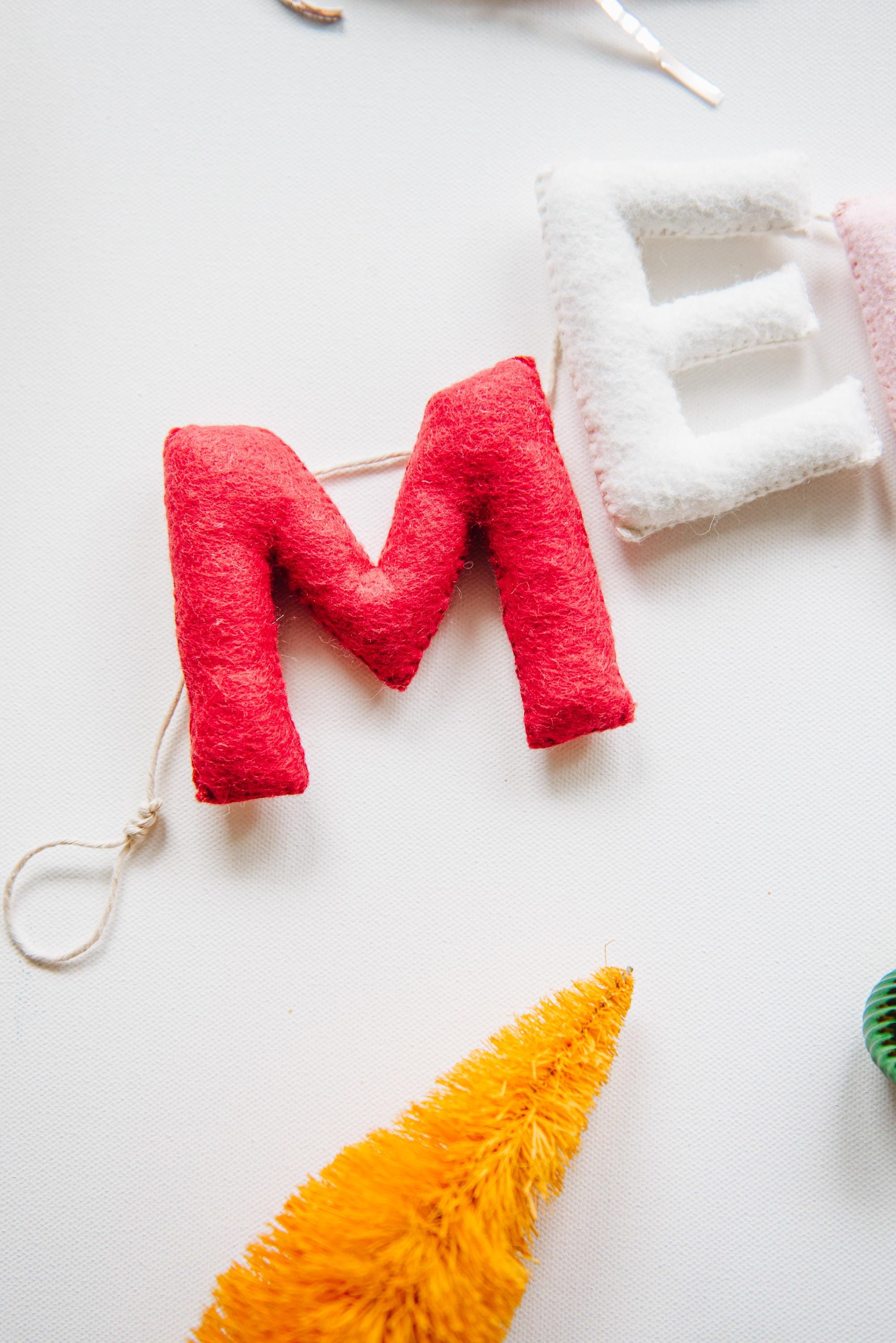 Merry and Bright Sign, Felt Christmas Garland for Mantle, Christmas Banner Garland, Christmas Mantel Decor