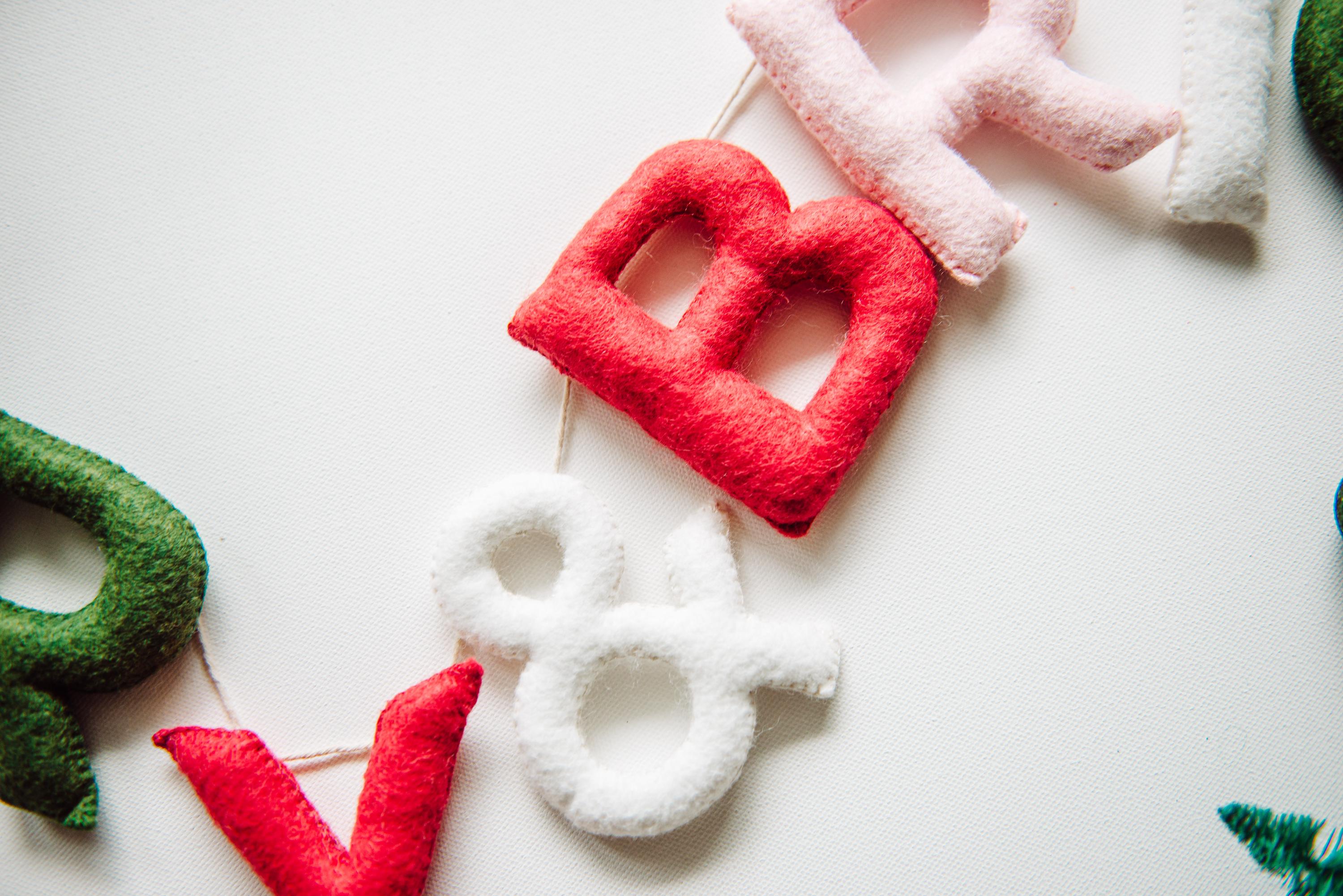 Merry and Bright Sign, Felt Christmas Garland for Mantle, Christmas Banner Garland, Christmas Mantel Decor