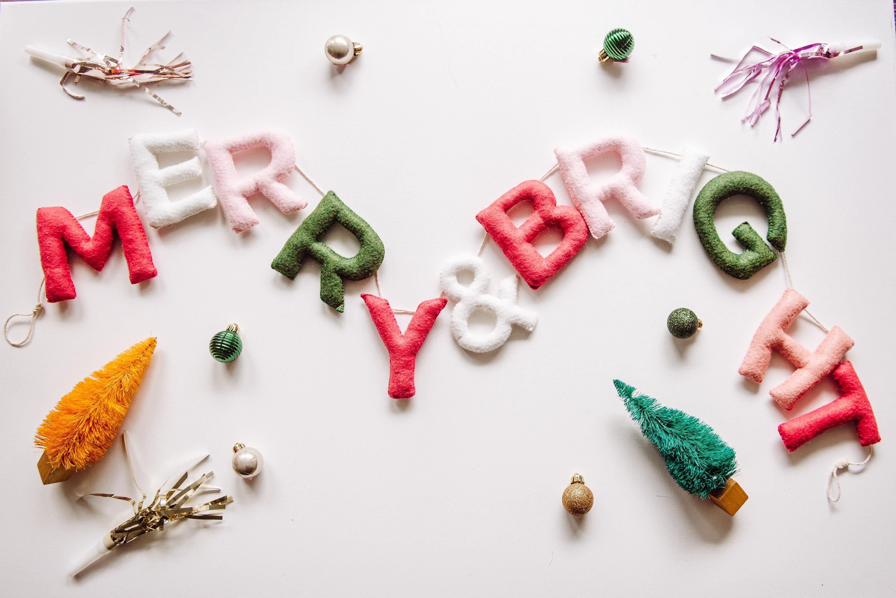 Merry and Bright Sign, Felt Christmas Garland for Mantle, Christmas Banner Garland, Christmas Mantel Decor
