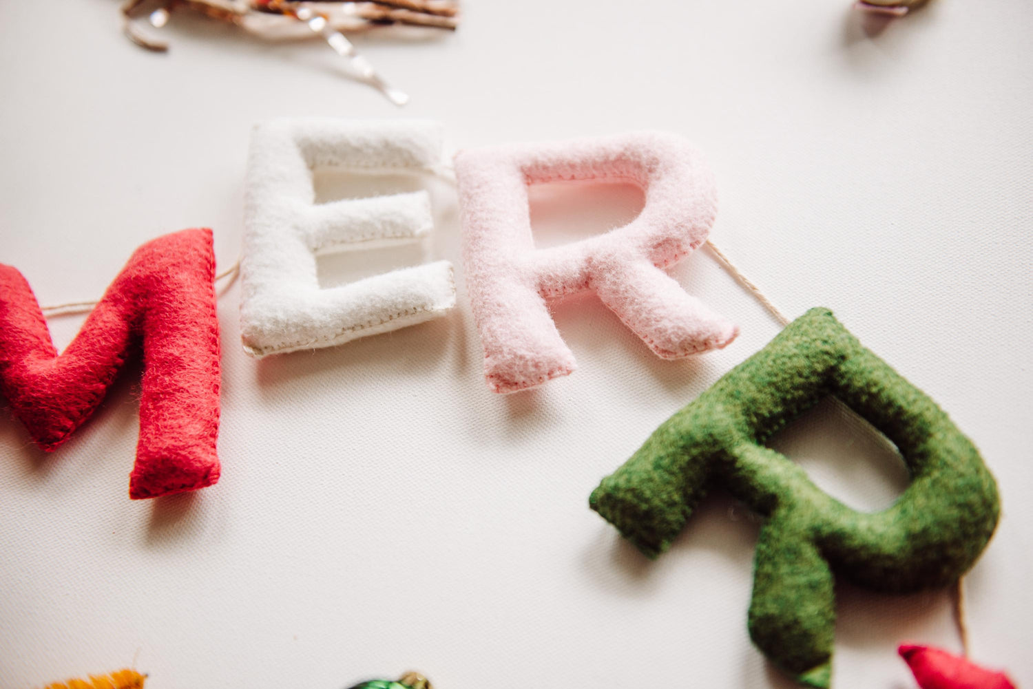 Merry and Bright Sign, Felt Christmas Garland for Mantle, Christmas Banner Garland, Christmas Mantel Decor