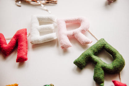 Merry and Bright Sign, Felt Christmas Garland for Mantle, Christmas Banner Garland, Christmas Mantel Decor