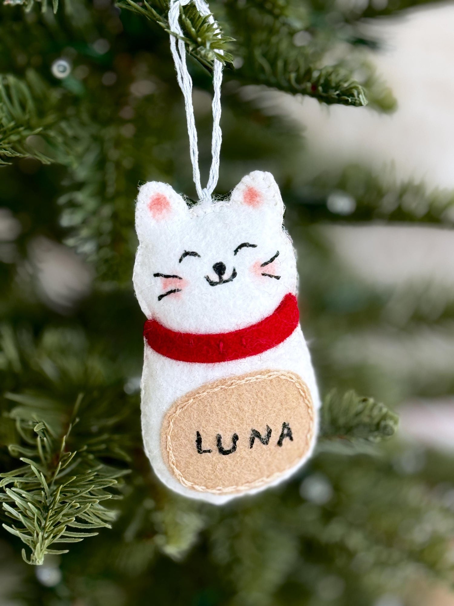 Cat Ornament that can be personalized with name. Perfect gift for cat moms or for expressing sympathy for pet loss.